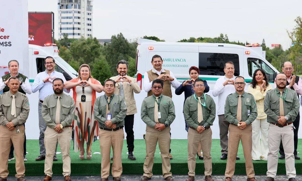 Todas las ambulancias cuentan con camillas para atender a los pacientes.