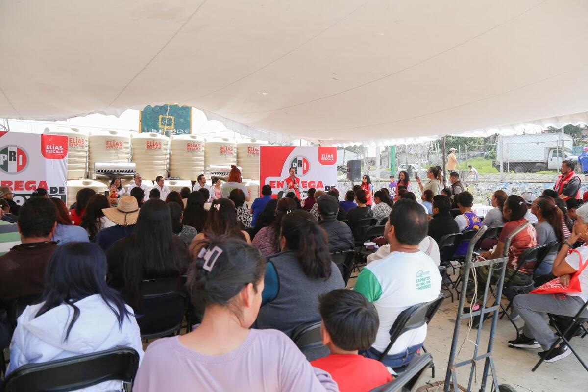 Durante su visita a la colonia Los Remedios, explicó a vecinas y vecinos dichas propuestas legislativas. | Foto: Especial