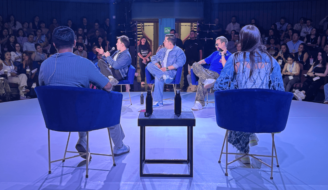 Debate sobre el marketing post-Mundial en Social Media Week México.