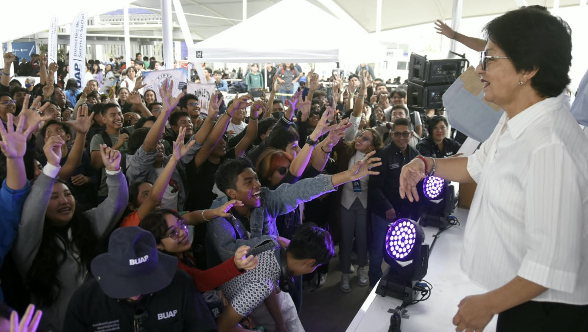Lilia Cedillo, rectora de la BUAP, da la bienvenida a estudiantes de nuevo ingreso en CU2 | Especial