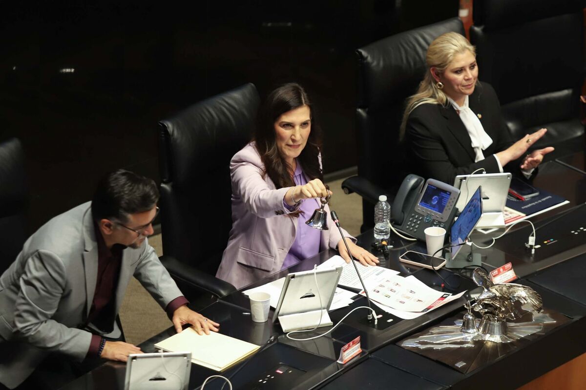 La Mesa Directiva de la Comisión Permanente reconoció el trabajo conjunto de las distintas fuerzas políticas. | Foto: Cuartoscuro