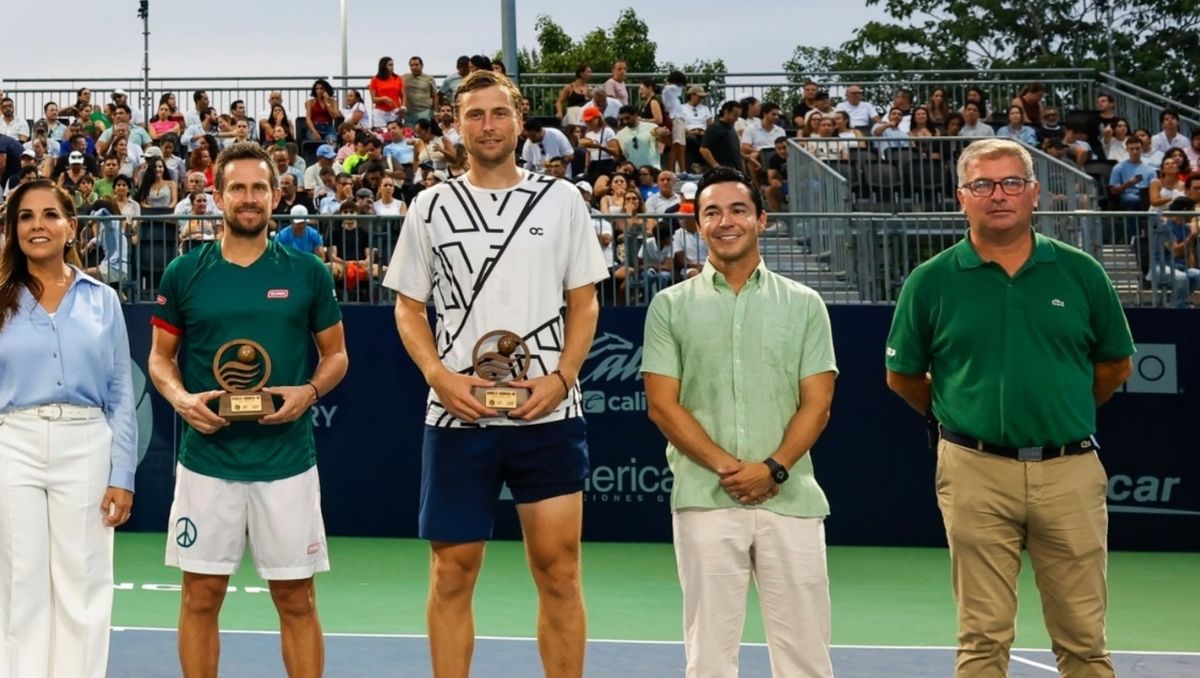 Miguel Reyes-Varela cae en la Final de dobles del Cancun Country Open 2026 (FB: @CancunCountryOpen)