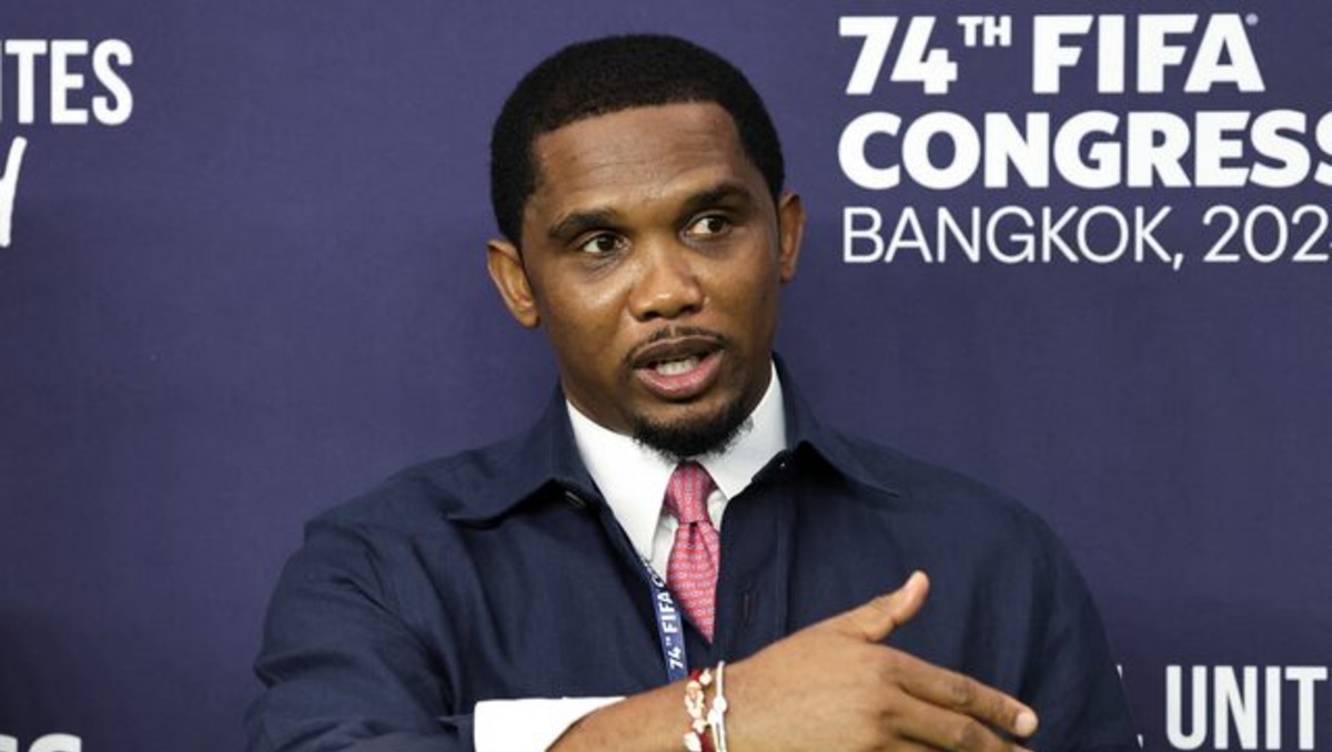 Samuel Eto'o reafirma el apoyo de Camerún a Infantino para la privatización del Mundial (Reuters)