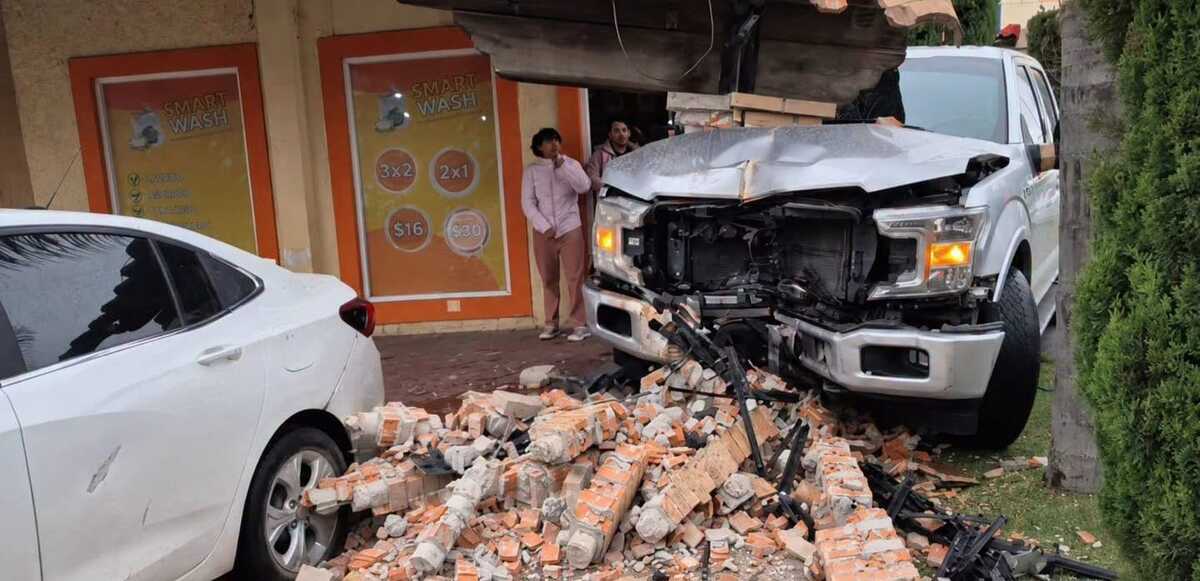 Accidente en el fraccionamiento Real Toledo. (Cortesía)