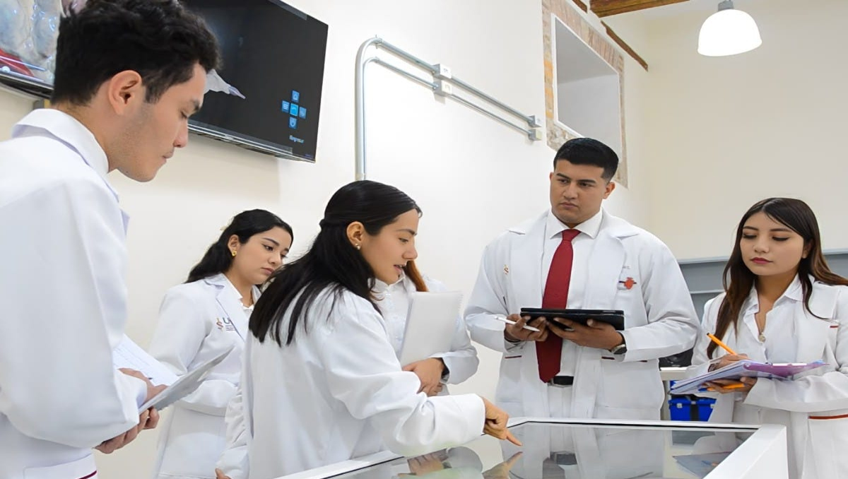 Amplían matrícula de Universidad de Salud Puebla con 2 MIL 290 lugares | Melanie Torres