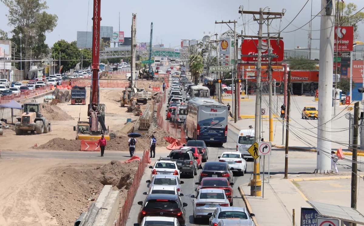 Cerrarán cruces en bulevar Revolución por obras. | Foto: Verónica Rivera