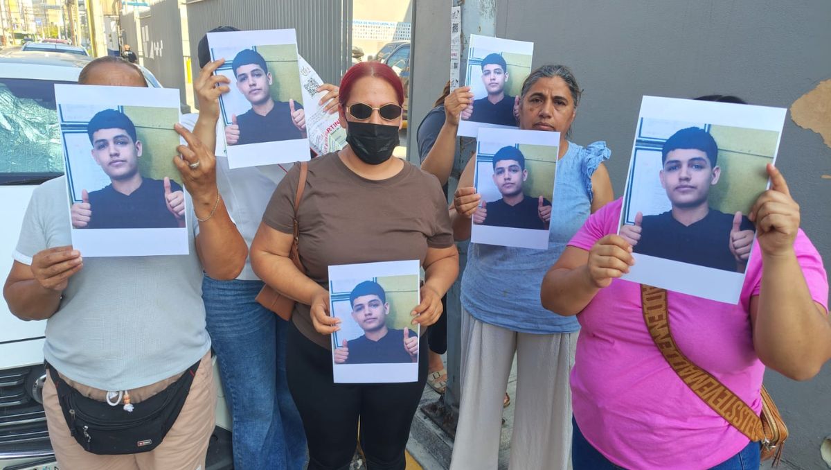 Familiares exigen información sobre avances de la muerte del joven. Foto: Israel Santacruz