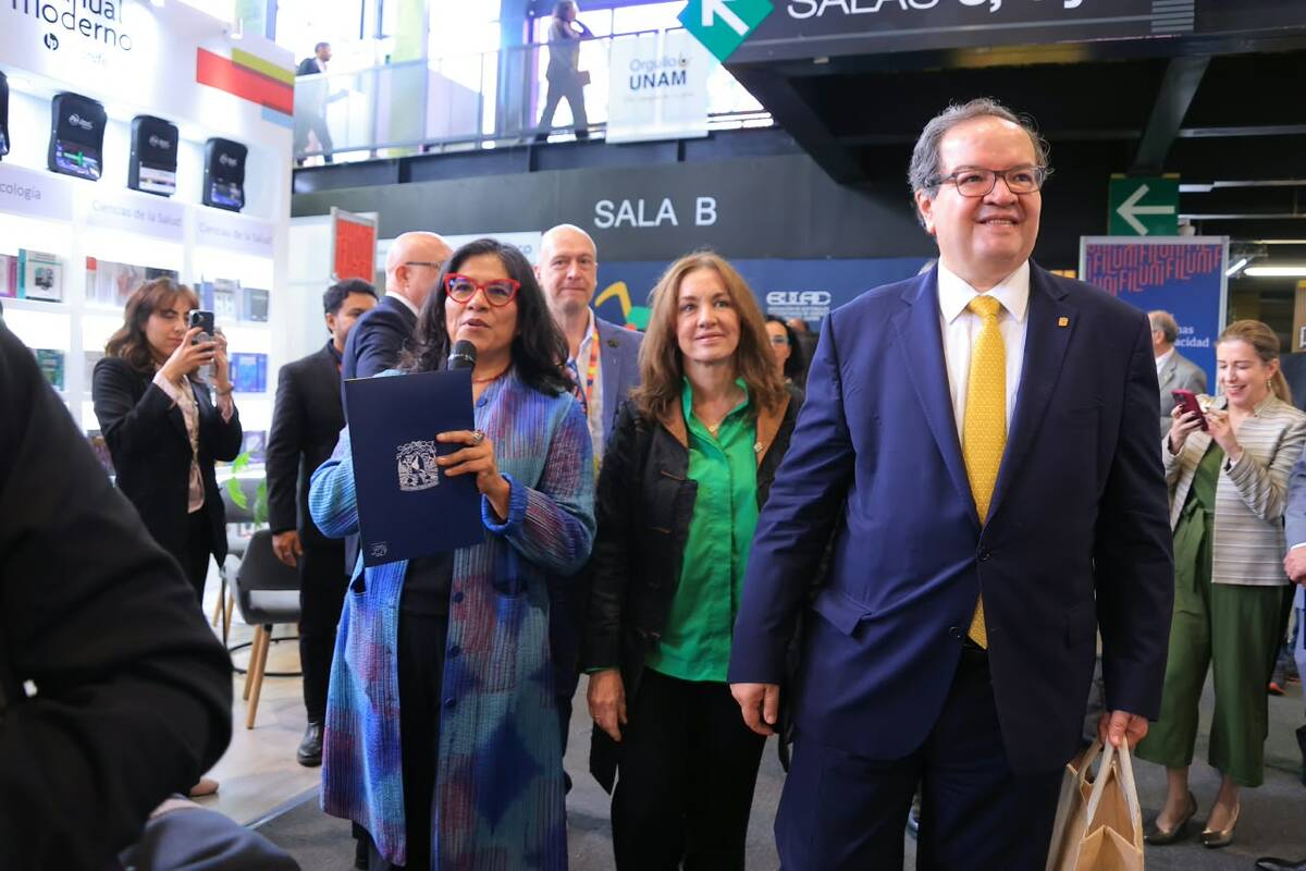 De izquierda a derecha, Socorro Venegas, Rosa Beltrán y Leonardo Lomelí.  (Foto: Filuni)