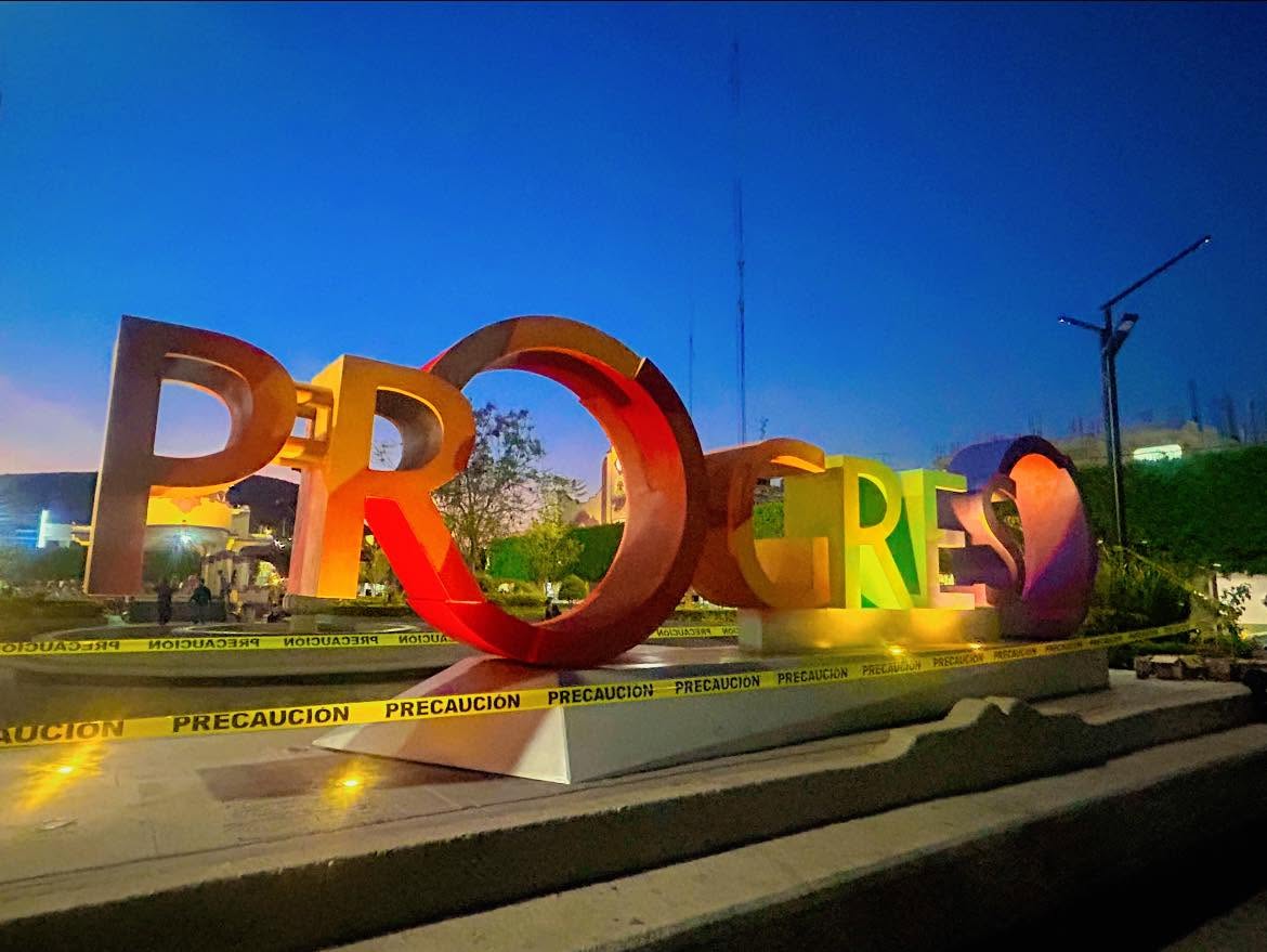 Letras escultóricas ubicadas en el centro de Progreso de Obregón. (Cortesía)