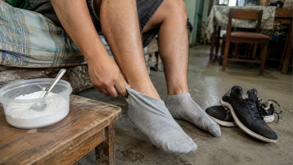 ¿Pies con mal olor? El remedio casero con bicarbonato para evitarlo | IA DISCOVER