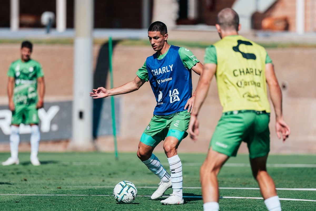 Renato Paiva analiza cambios en Santos Laguna para el duelo ante Tigres. | Cortesía de Santos Laguna