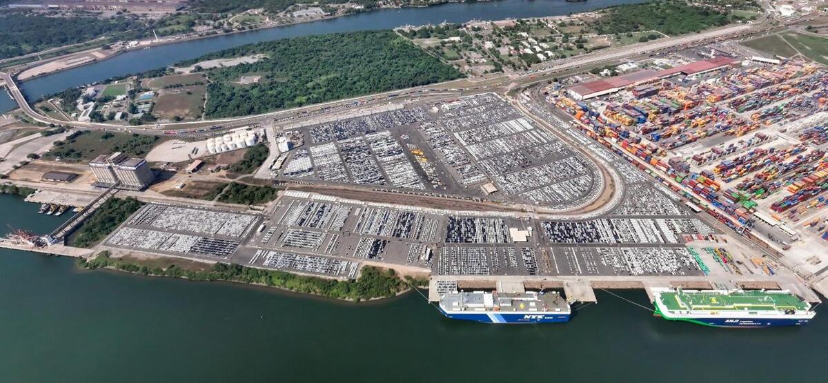 La terminal tiene capacidad para mantener alrededor de 18 mil 700 vehículos al mismo tiempo. | Foto: Especial