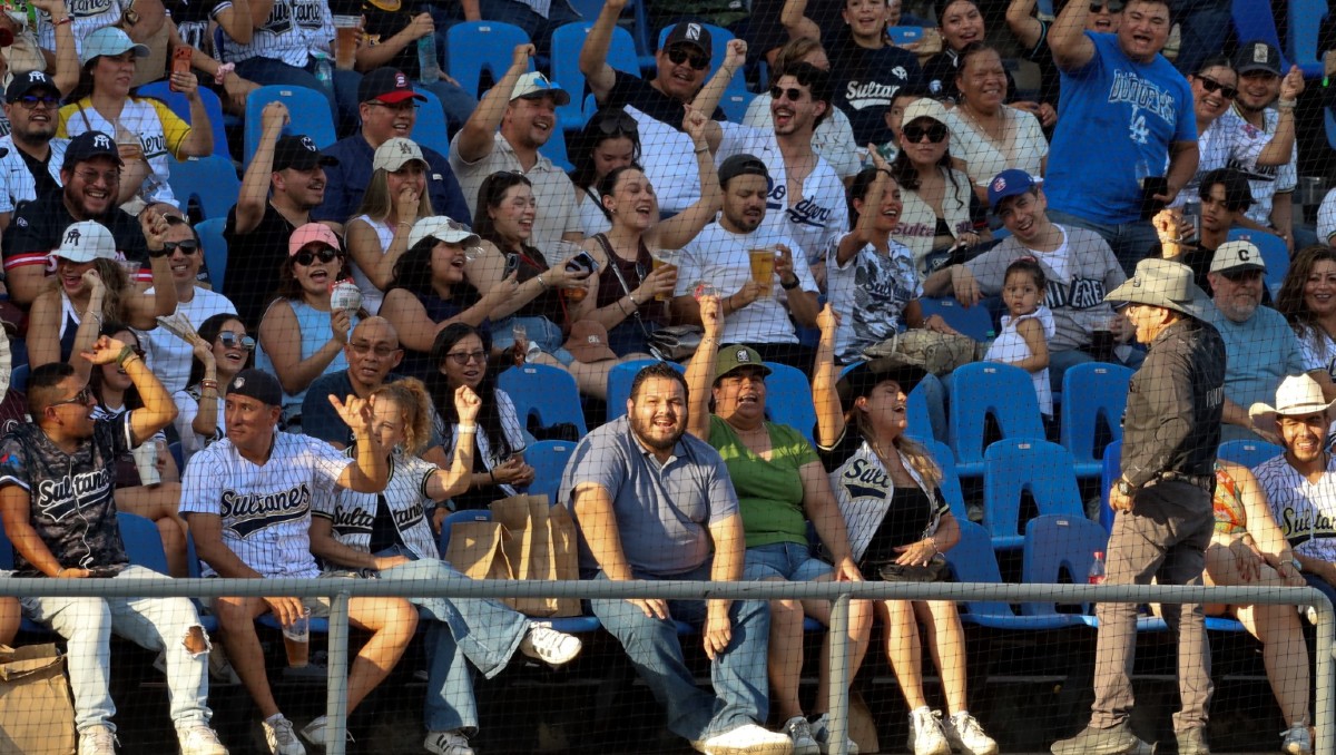 Aficionados arrasan con boletos para los juegos de la Final de la Zona Norte entre Toros y Sultanes (Cortesí Sultanes de Monterrey)