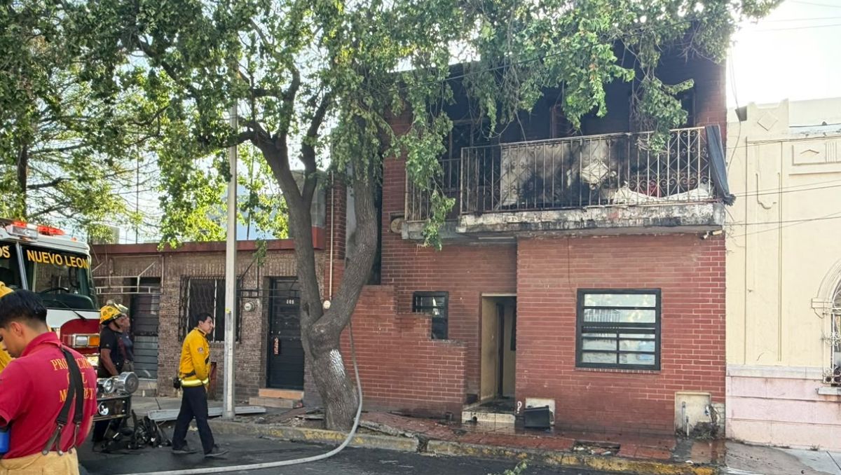 Cuerpos de rescate acudieron al sitio y sofocaron las llamas. | Especial