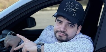 El influencer mexicano, César Gastélum, fue asesinado afuera de un restaurante de comida rápida (RS)