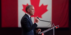 | Mark Carney, primer ministro de Canadá, busca evitar que Estados Unidos aplique nuevos aranceles de 50% a productos canadienses.