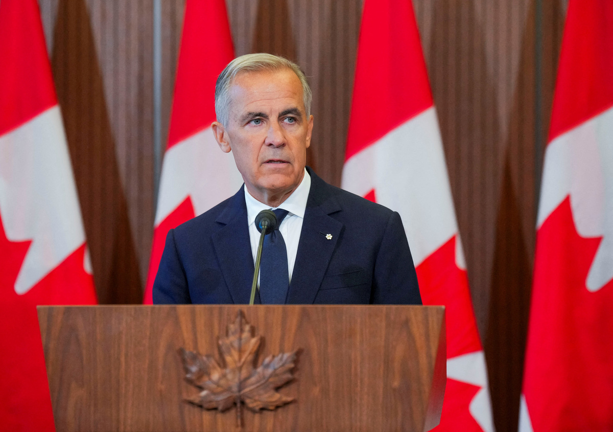 El primer ministro de Canadá, Mark Carney, habla con medios de comunicación tras suspender negociaciones comerciales con Estados Unidos. | Reuters