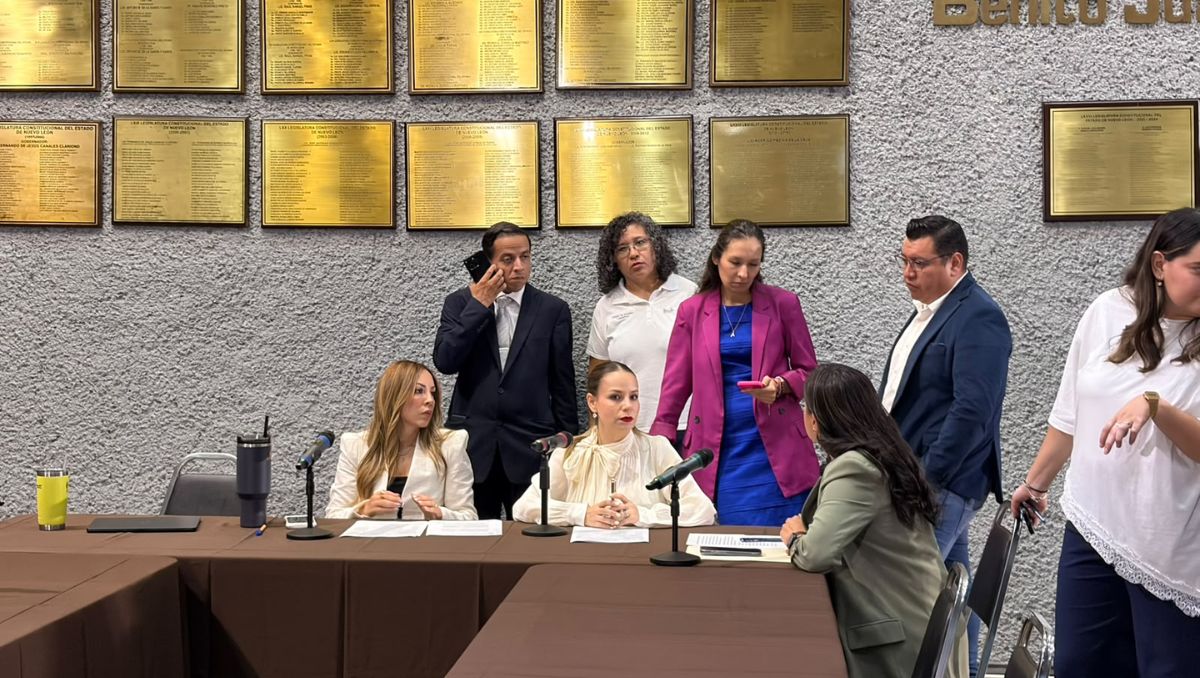 Perla Villarreal, presidenta de la Comisión, declaró que por falta de quórum la sesión se posponía para las 13:00 horas. Kevin Recio