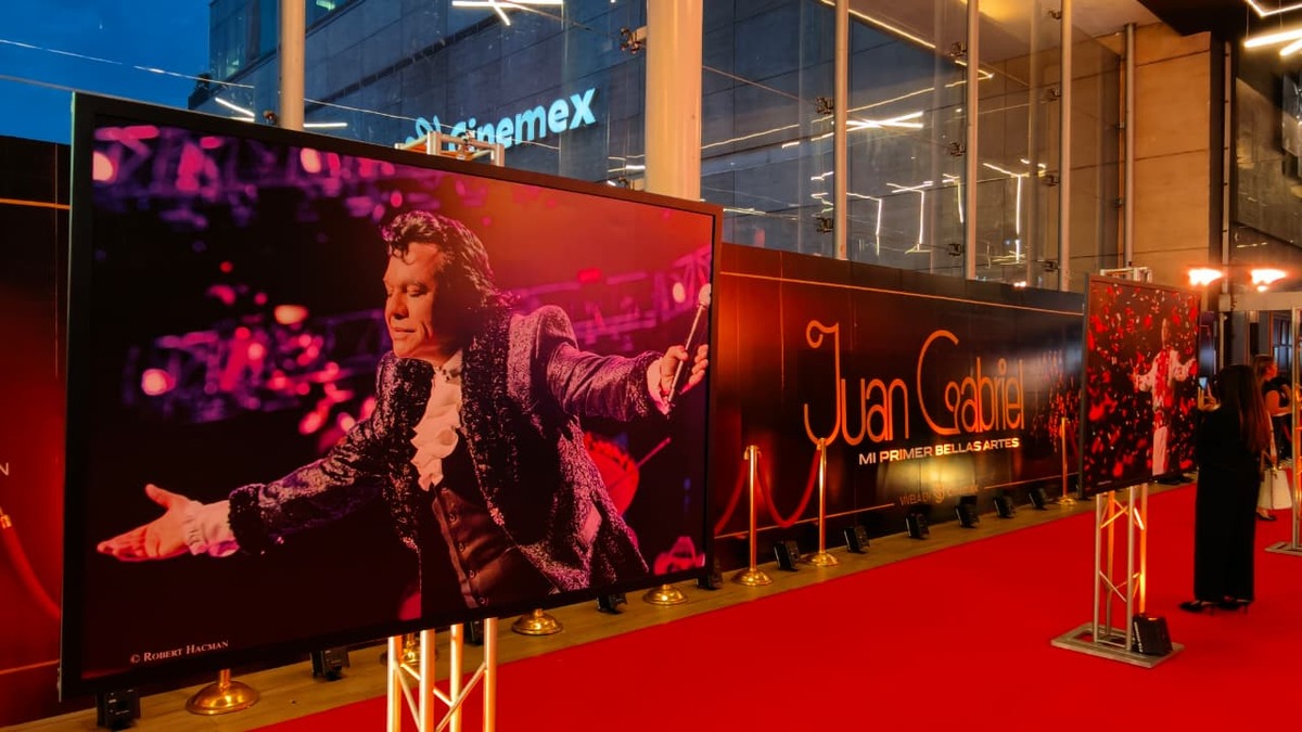 Revelan video inédito de Juan Gabriel en Bellas Artes