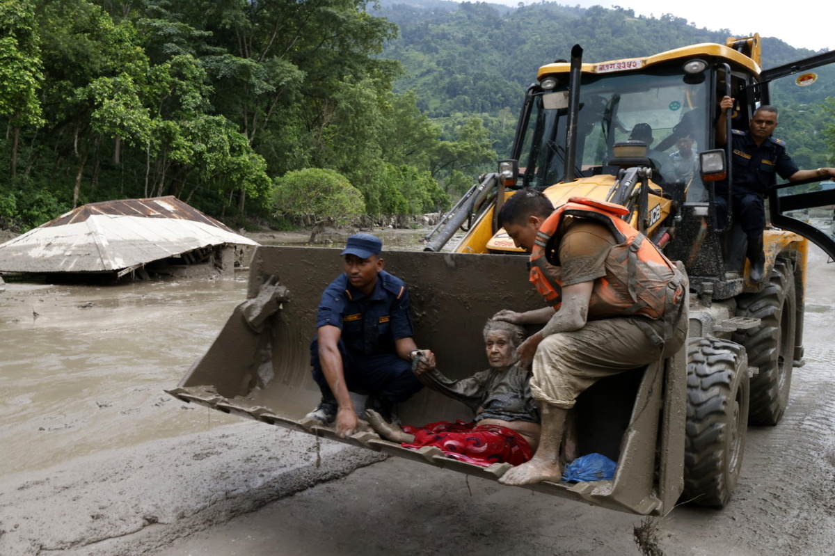 Riada en Nepal provoca 16 muertos | Foto: EFE