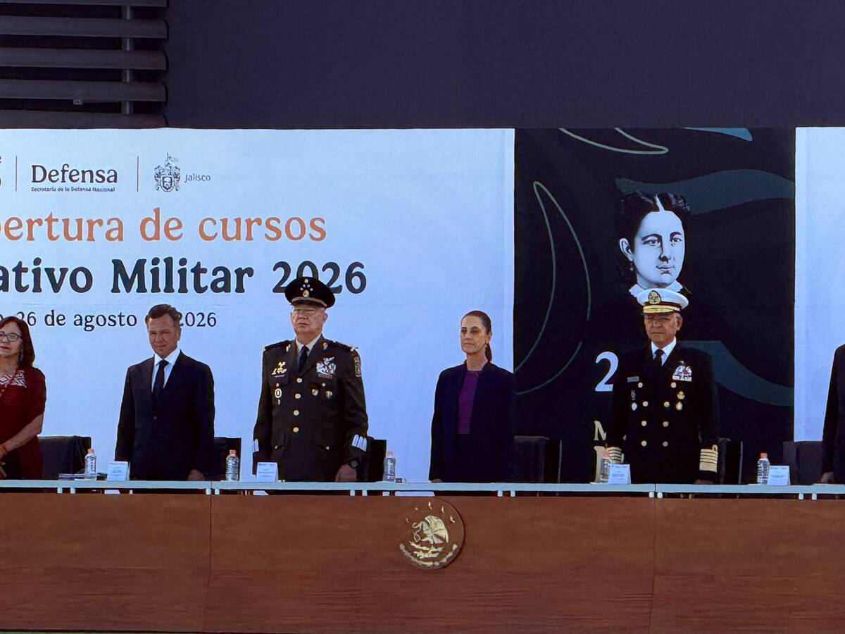 Sheinbaum encabezó la clausura y apertura de cursos del Sistema Educativo Militar 2026. | Foto: Especial