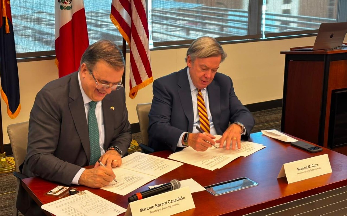Tras la visita de Marcelo Ebrard, se realizó una firma de convenio con Arizona State University (ASU). | Foto: Especial