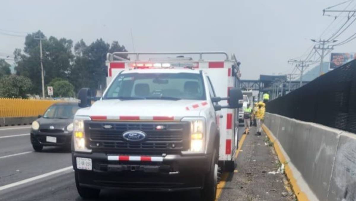 El accidente ocurrió en las inmediaciones del Eje 10, sobre los carriles centrales de la autopista México-Puebla. | Foto: Especial