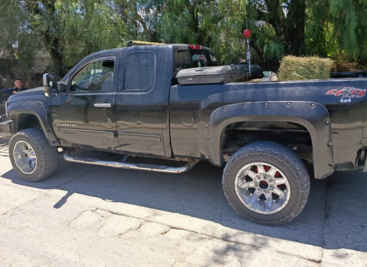 Camioneta donde transportaban huachicol en Hidalgo. (Cortesía)