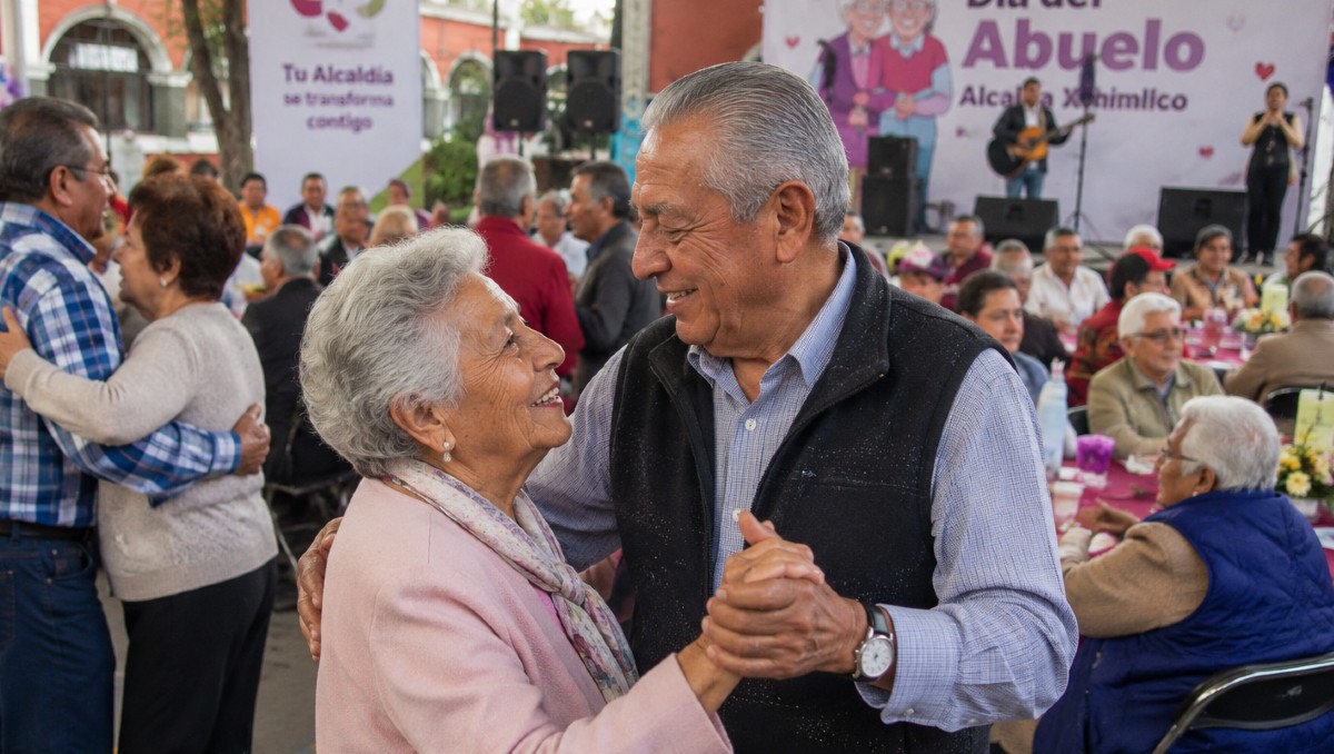 Celebra el Día del Abuelo en CdMx | IA DISCOVER
