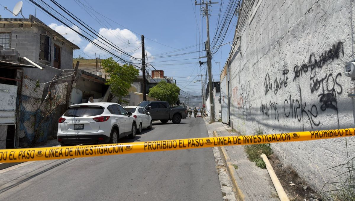 Corporaciones de seguridad establecieron un perímetro de resguardo para realizar las inspecciones | Ángel Mercado