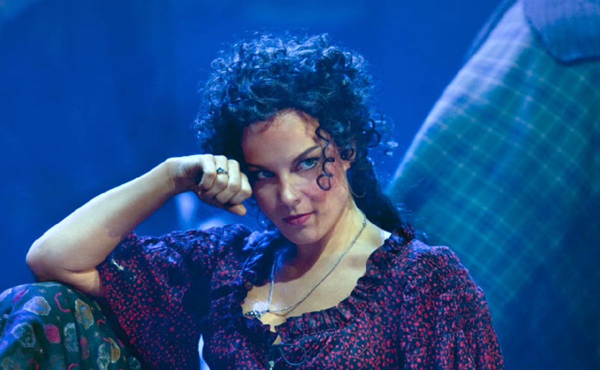 La mezzosoprano Elīna Garanča como Carmen en una puesta en escena de 2009. (MetOpera)