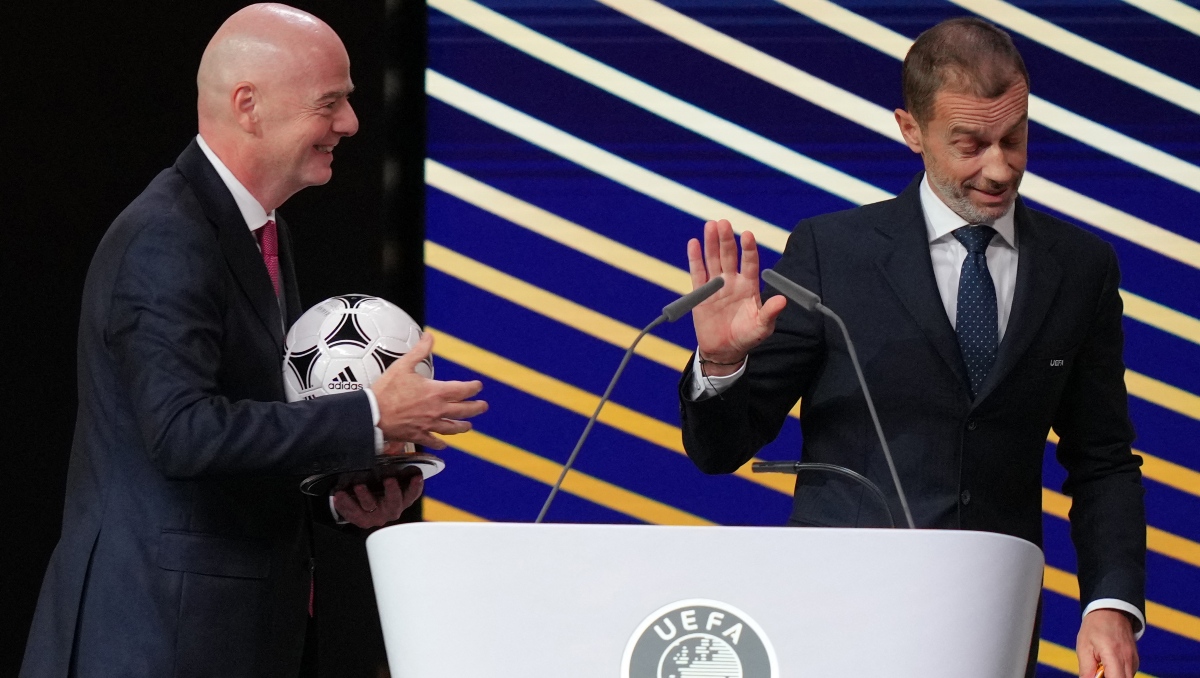 UEFA estaría preparando una denuncia contra Infantino por gestión desleal (AFP)