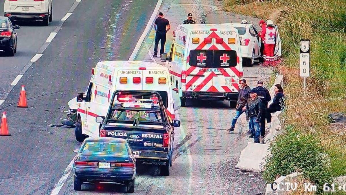 El accidente ocurrió en el retorno de acceso a Chimalhuacán, donde cuerpos de emergencia acudieron para atender el percance. | Especial