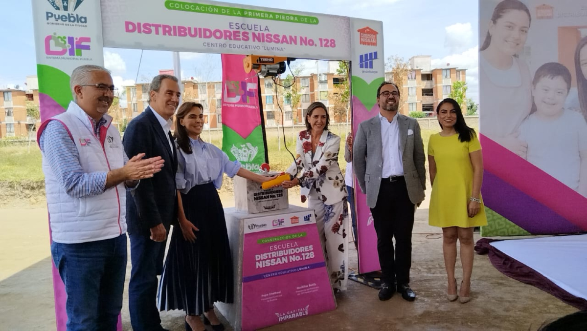 Colocan primera piedra de centro para personas con Síndrome de Down | Angélica Tenahua