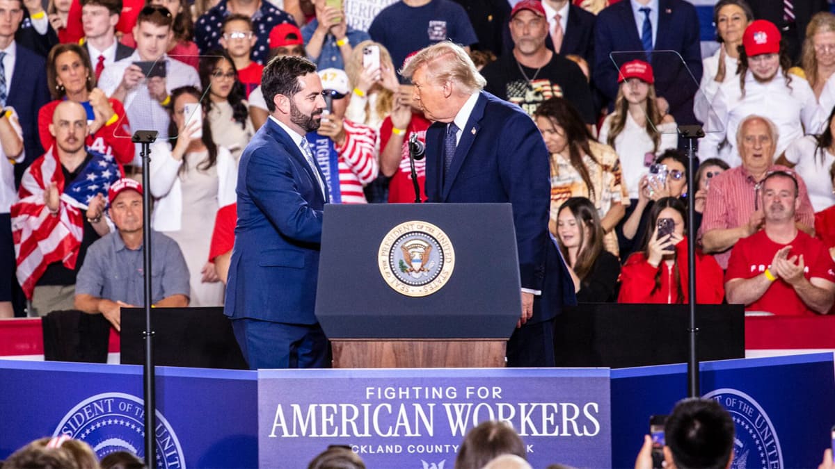 Aunque Donald Trump ha sido un respaldo importante en las primarias, podría convertirse en una carga para los votantes indecisos  | Especial