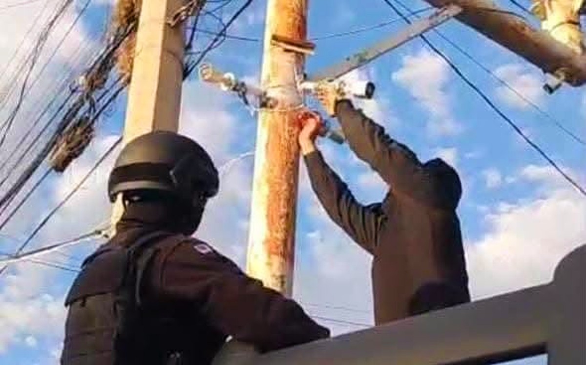 Retiran cámaras de videovigilancia irregulares en Reynosa. | Cortesía de Carolina Garza