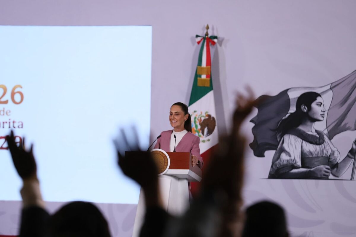 Sheinbaum reiteró que los estudiantes deberían volver al lápiz y el papel. | Foto: Octavio Hoyos