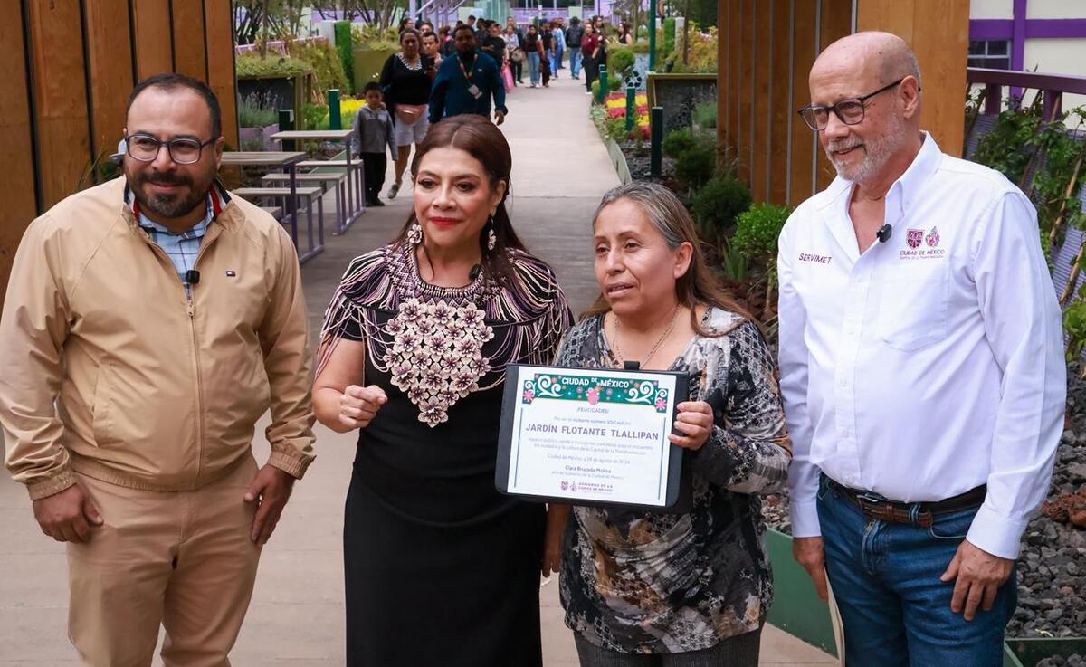 Brugada Molina entregó a otros 14 visitantes más un par de cortesías. (Foto: especial)