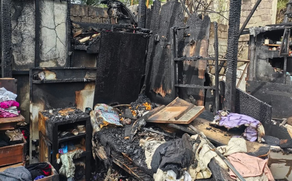 La delegación y vecinos de la zona buscan distintas formas de apoyar a la familia damnificada. | Foto: Carlos Zaid