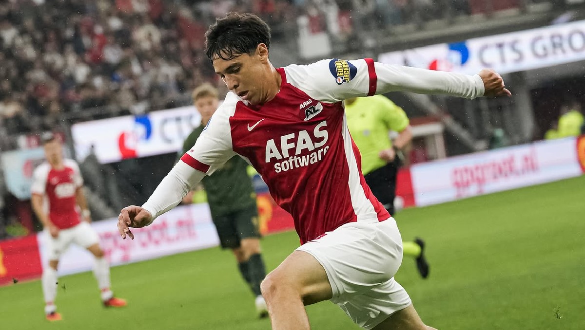 Mateo Chávez hace un golazo en la goleada del AZ Alkmaar ante Go Ahead Eagles (Instagram @azalkmaar)