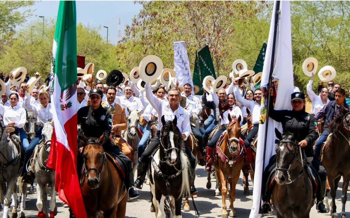 Más de 2 mil 100 cabalgantes provenientes de todas las regiones del estado recorrieron las principales vialidades de Ciudad Victoria. | Foto: Especial