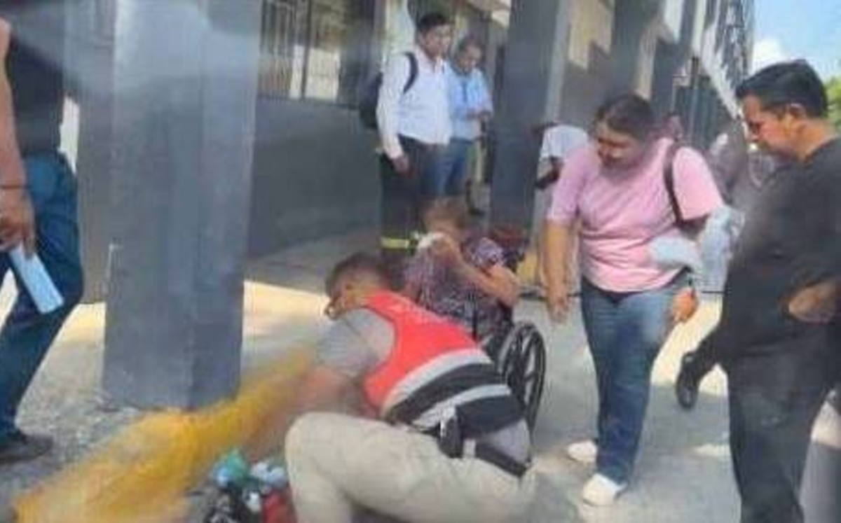 Personal de voluntarios zona Sur arribaron para brindar los primeros auxilios. | Sergio S.