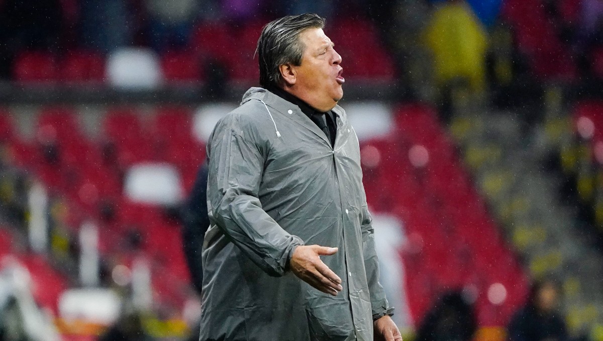 'Piojo' Herrera se encara con aficionado de León tras partido de la Liga MX (Imago7)