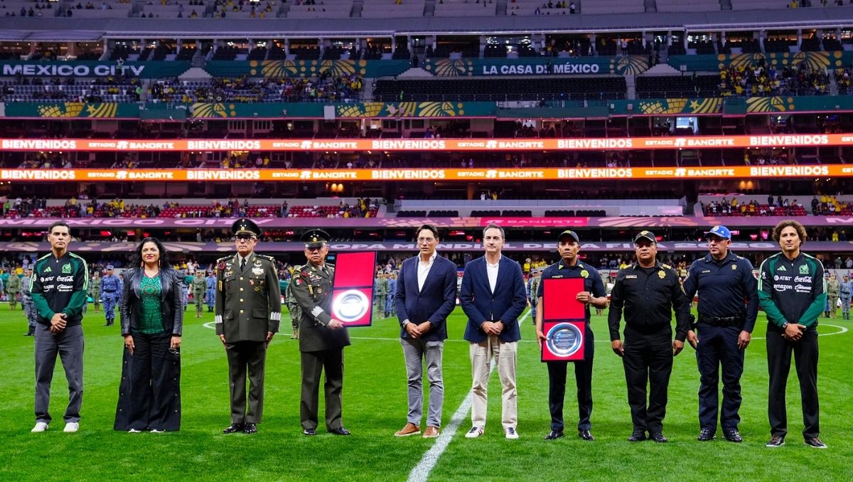 FMF y Estadio Banorte reconocen a las Fuerzas Armadas y a la Policía de la CdMx tras Mundial 2026 (Imago7)