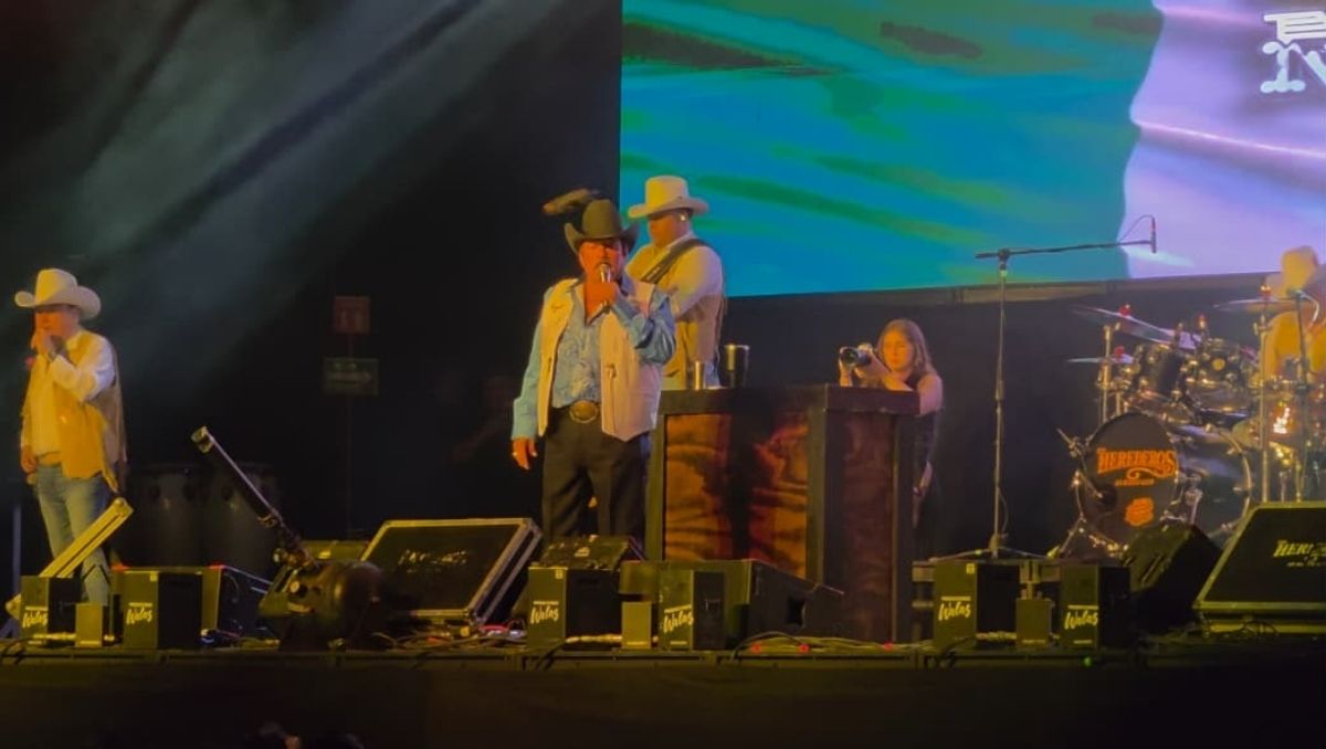 Lalo Mora ofreció un gran concierto en la Gran Carpa de Santiago | Ángel Martínez