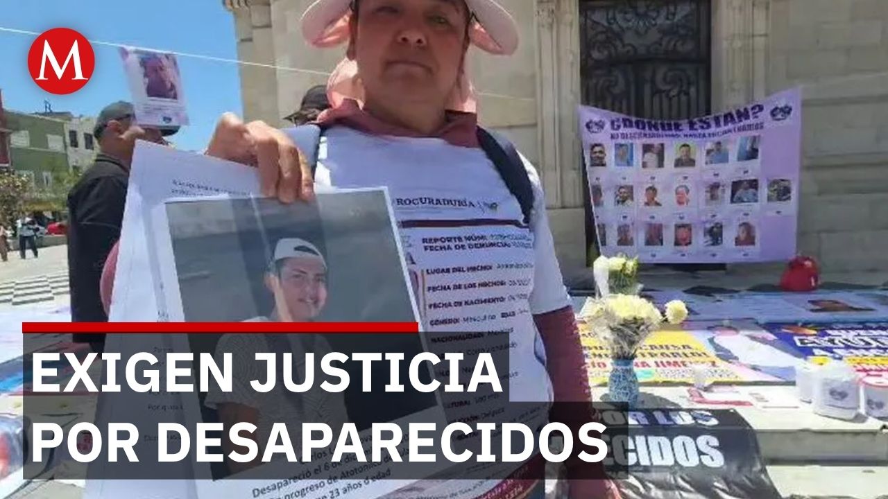 Padres instalan tendedero en Pachuca para visibilizar casos de desaparecidos