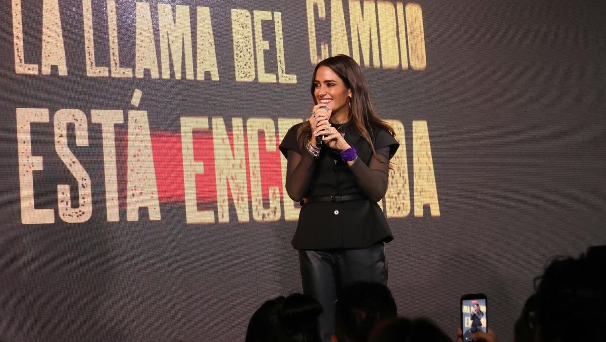 Alessandra Rojo de la Vega llama a la organización. | Foto: X @AlessandraRdlv
