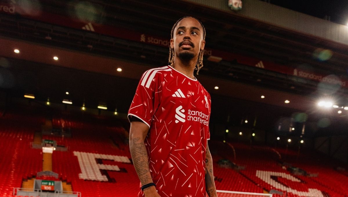 Bradley Barcola deja el PSG y ficha con Liverpool (X: @LFC)