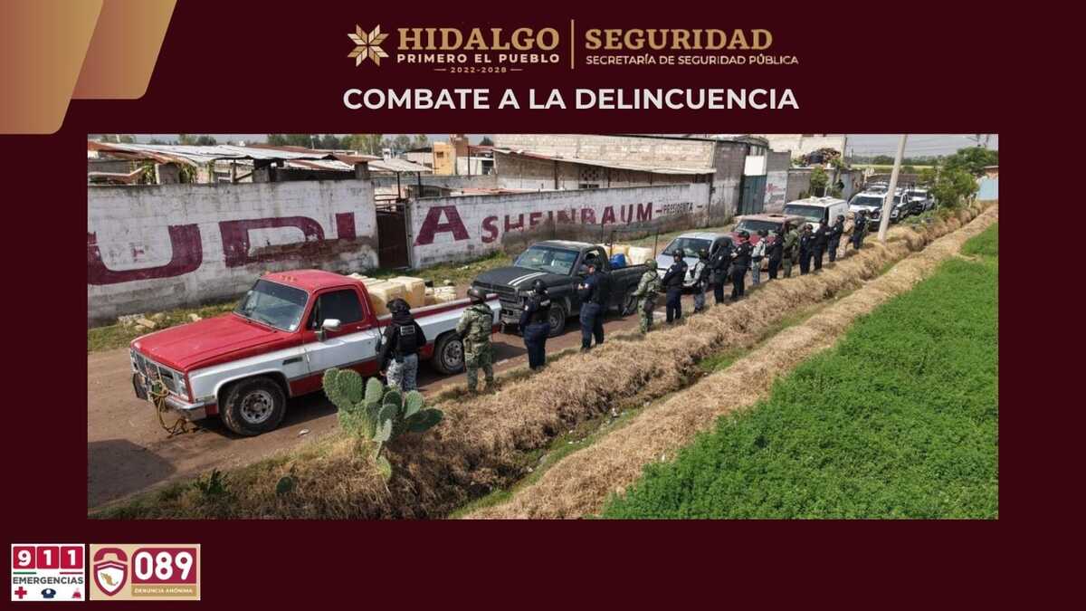 Caravana de camionetas huachicoleras en Hidalgo. (SSPH)