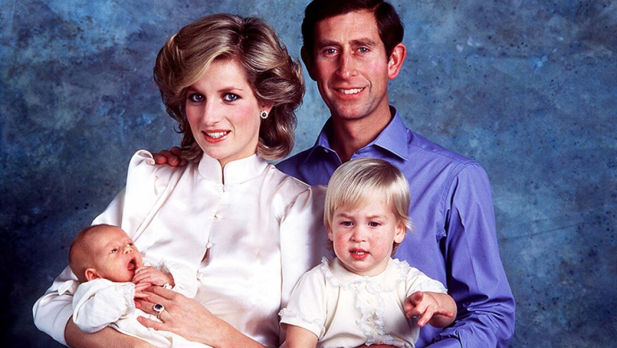 Diana y Carlos, entonces Princesa y Príncipe de Gales, y sus hijos, William y Harry  │ Foto: Lord Snowdon